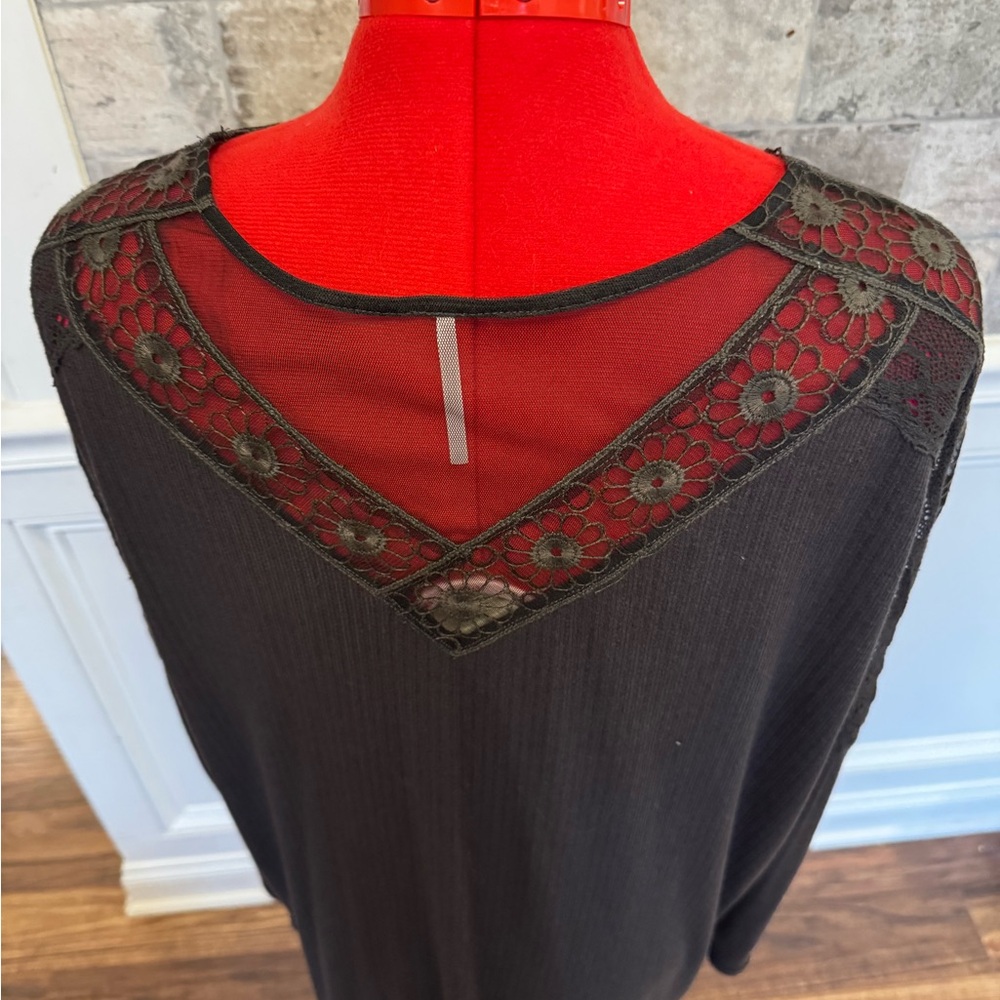 Free People Black Lace V-Neck Long Sleeve Lace Trim Top - Picture 3 of 5
